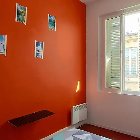 Au Vieux Casque De Appartement *